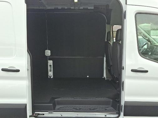 2025 Ford Transit-250 148 WB Medium Roof Cargo