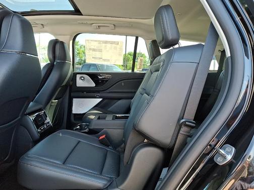Infinite Black Metallic 2026 Lincoln Aviator Reserve AWD