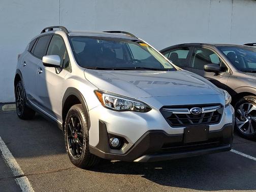 Ice Silver Metallic 2022 Subaru Crosstrek Premium SUV