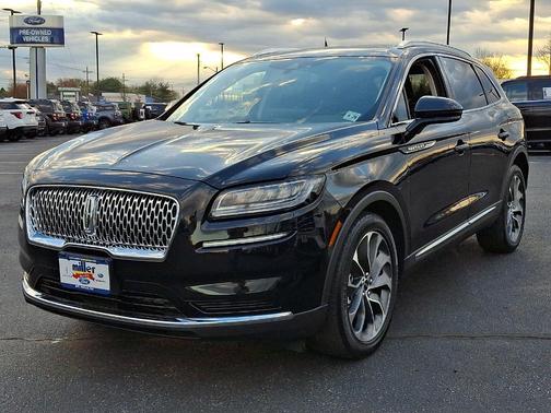 Infinite Black Metallic 2023 Lincoln Nautilus Reserve