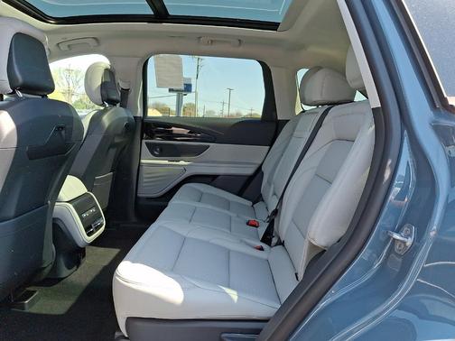 Whisper White 2026 Lincoln Nautilus Premiere