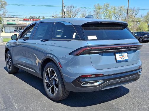 Whisper White 2026 Lincoln Nautilus Premiere