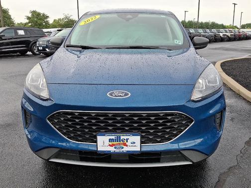 Atlas Blue Metallic 2022 Ford Escape SE