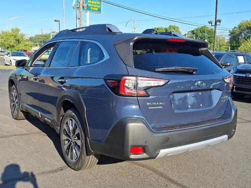 2025 Subaru Outback Touring XT