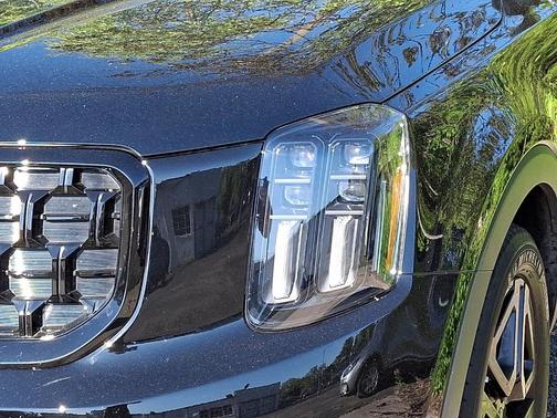 Ebony Black 2025 Kia Telluride SX