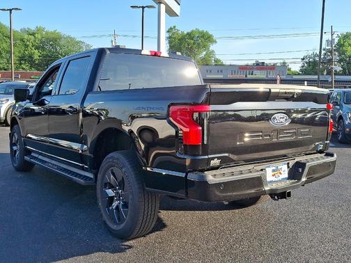 2025 Ford F-150 Lightning Flash