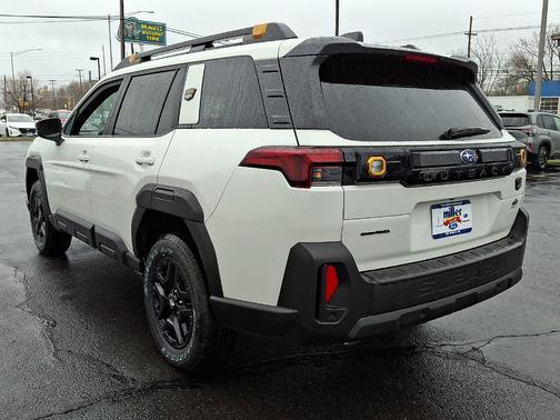 Crystal White Pearl 2026 Subaru Outback Wilderness