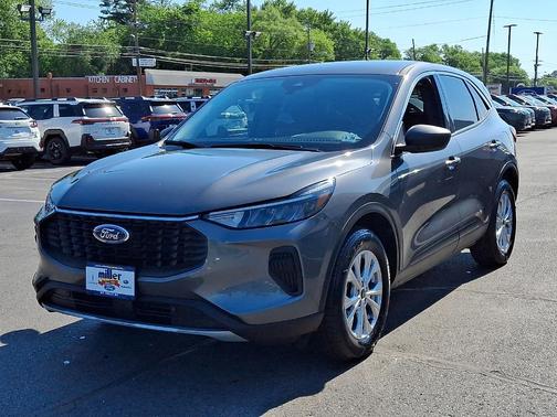 Carbonized Gray Metallic 2023 Ford Escape Active