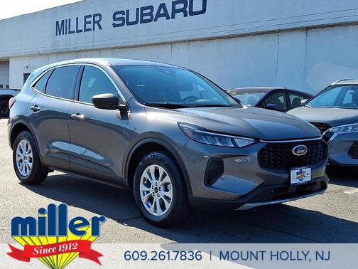 Carbonized Gray Metallic 2023 Ford Escape Active