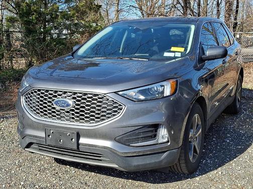 Carbonized Gray Metallic 2023 Ford Edge SEL