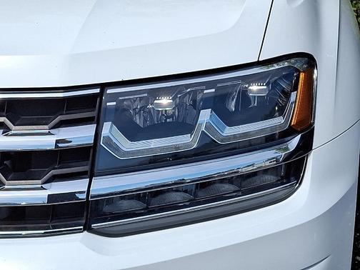 2018 Volkswagen Atlas 3.6L SEL Premium
