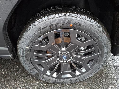 Crystal Black Silica 2026 Subaru Outback Limited XT