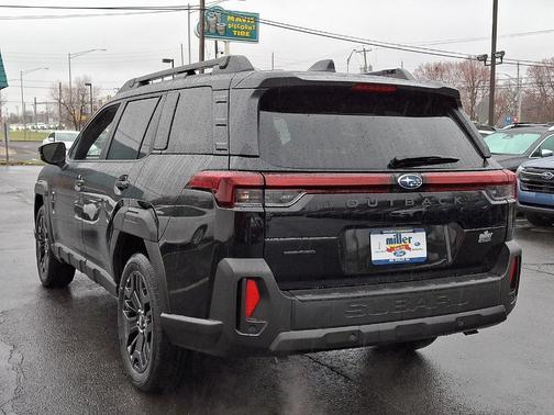 Crystal Black Silica 2026 Subaru Outback Limited XT