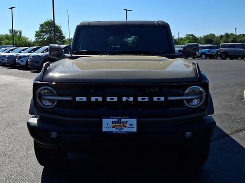Gray 2025 Ford Bronco Outer Banks