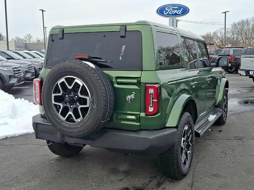 2025 Ford Bronco Outer Banks