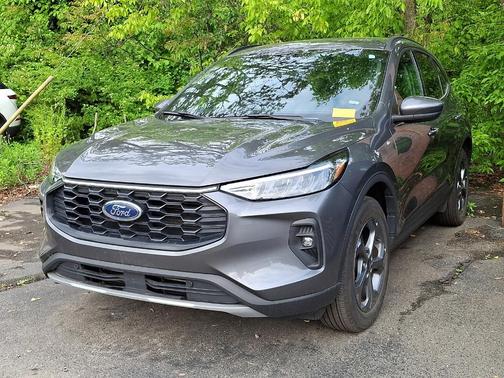 Carbonized Gray Metallic 2025 Ford Escape ST-Line Select