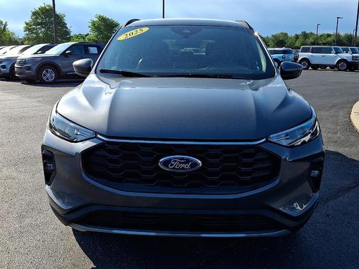 Carbonized Gray Metallic 2025 Ford Escape ST-Line Select