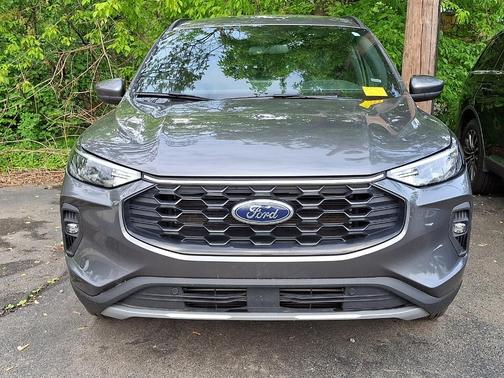 Carbonized Gray Metallic 2025 Ford Escape ST-Line Select