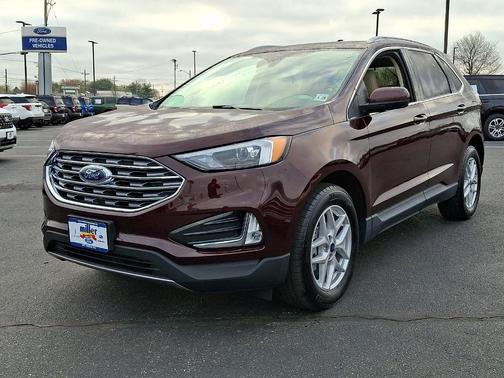 Burgundy 2022 Ford Edge SEL