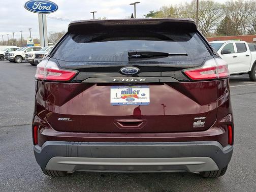 Burgundy 2022 Ford Edge SEL