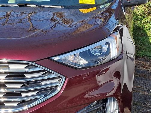 Burgundy Velvet Metallic Tinted Clearcoat 2022 Ford Edge SEL