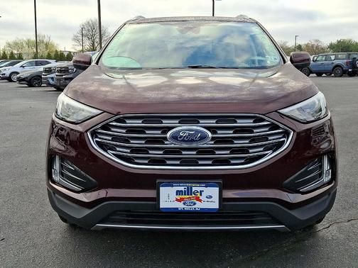 Burgundy 2022 Ford Edge SEL