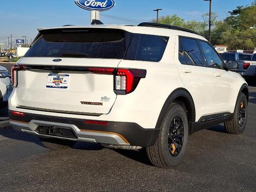 Star White 2026 Ford Explorer Tremor