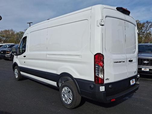 2026 Ford Transit-250 