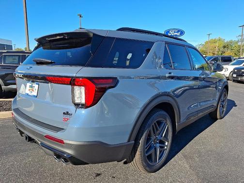 2025 Ford Explorer ST