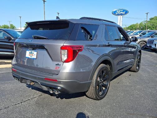 2022 Ford Explorer ST