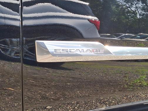 2018 Cadillac Escalade Luxury