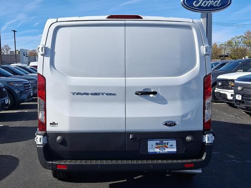 2025 Ford Transit-250 