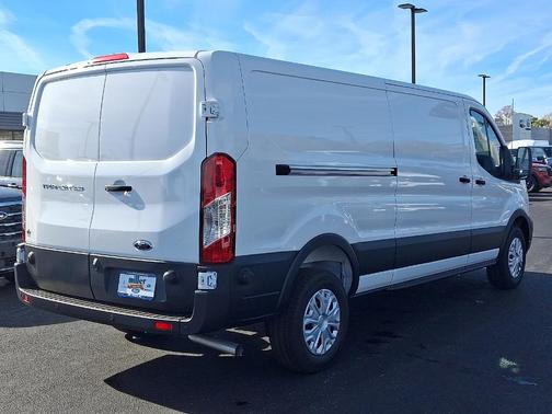 2025 Ford Transit-250 