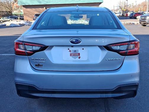 2023 Subaru Legacy 