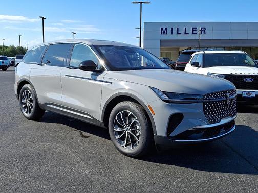 Metallic 2026 Lincoln Nautilus Premiere