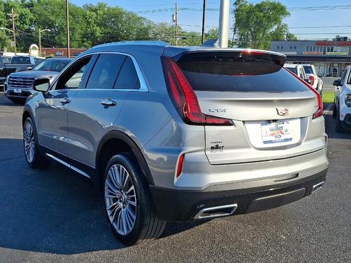 2024 Cadillac XT4 Premium Luxury