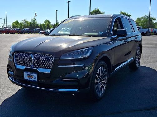 Infinite Black Clearcoat Metallic 2023 Lincoln Aviator Standard AWD