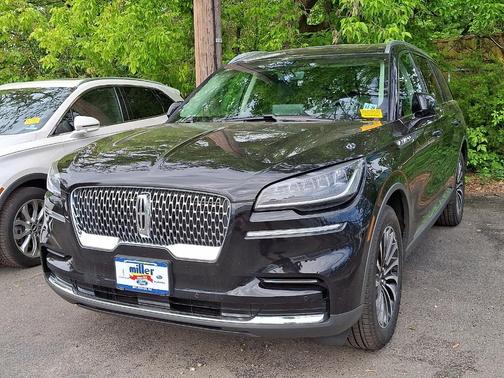 Infinite Black Clearcoat Metallic 2023 Lincoln Aviator Standard AWD