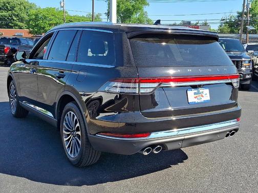 Infinite Black Clearcoat Metallic 2023 Lincoln Aviator Standard AWD