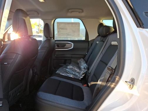 Oxford White 2026 Ford Bronco Sport Outer Banks