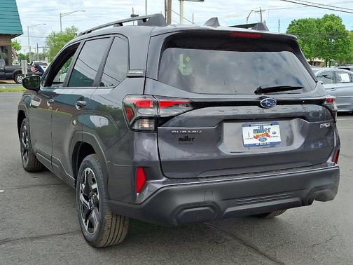 Magnetite Gray Metallic 2026 Subaru Forester Premium