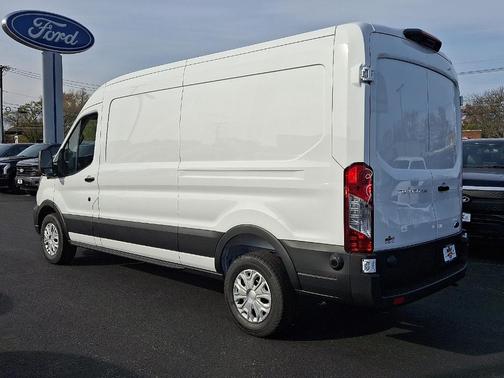 2025 Ford Transit-250 148 WB Medium Roof Cargo