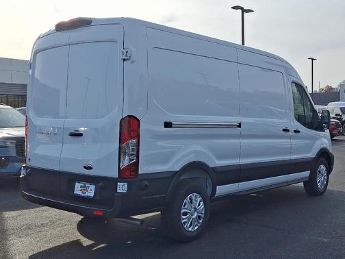 2025 Ford Transit-250 148 WB Medium Roof Cargo