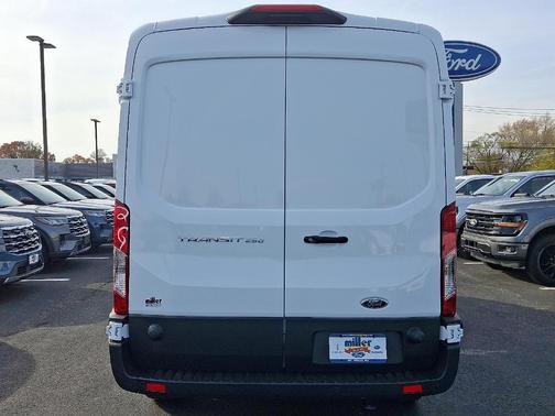 2025 Ford Transit-250 148 WB Medium Roof Cargo
