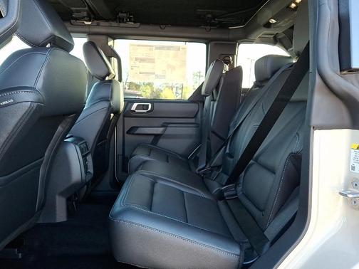 Desert Sand 2026 Ford Bronco Outer Banks