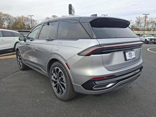2025 Lincoln Nautilus Reserve