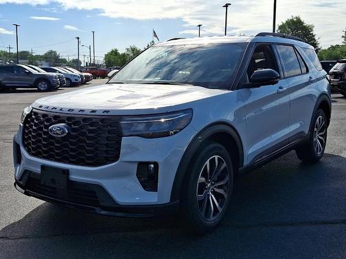 Space White Metallic 2026 Ford Explorer ST-Line
