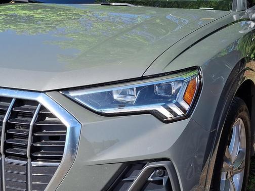 Chronos Gray Metallic 2024 Audi Q3 45 S line Premium