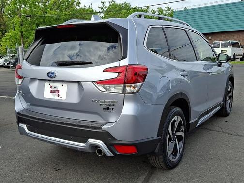 Ice Silver Metallic 2023 Subaru Forester Touring