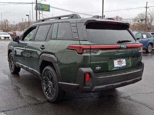 Deep Emerald Green 2026 Subaru Outback Limited XT